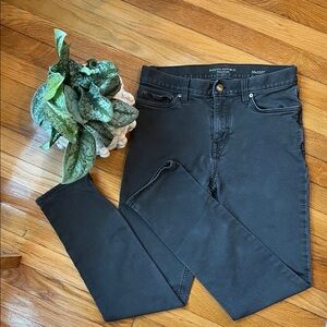 Banana Republic Slim Fit Traveler Jeans, Charcoal Gray, Men’s Size 30X32